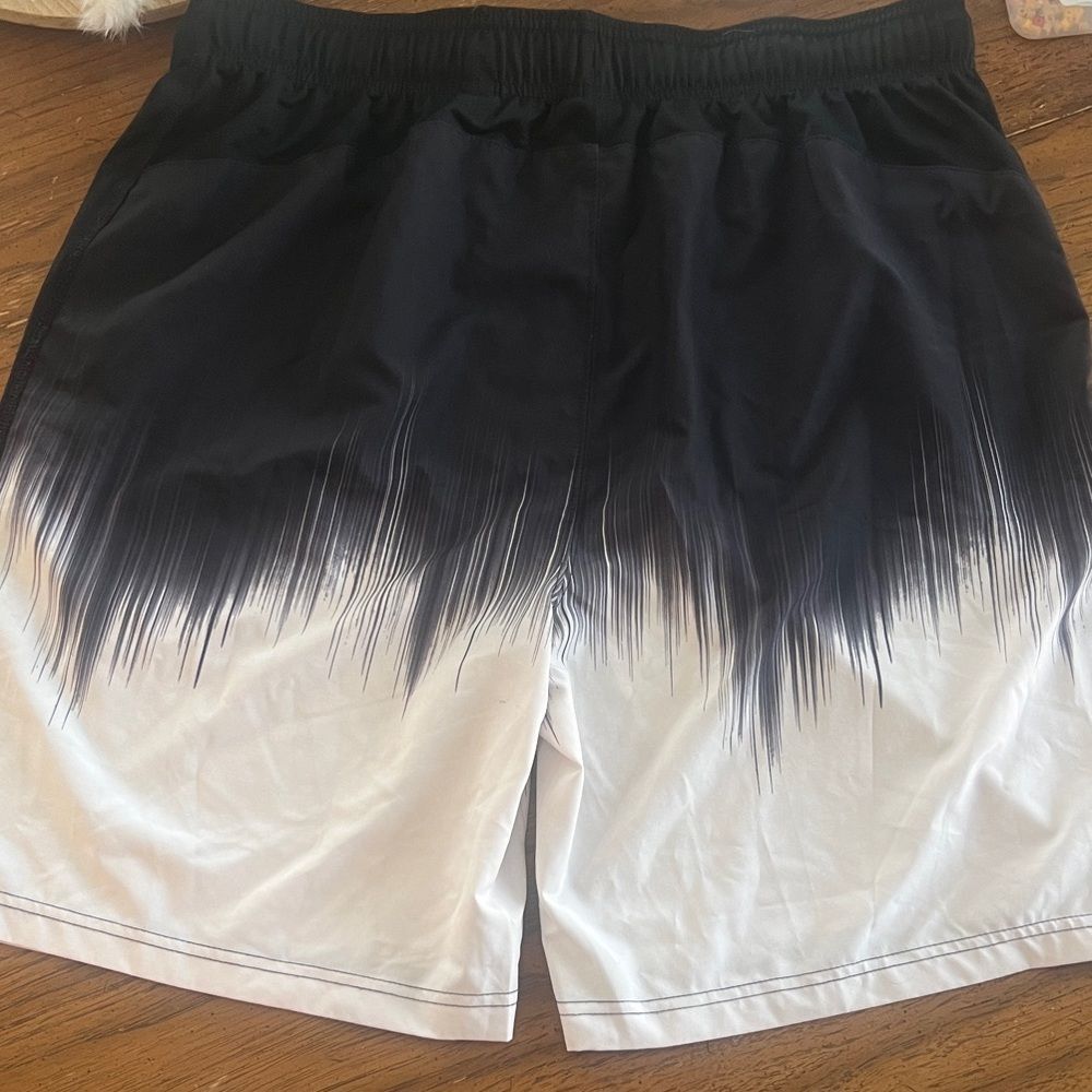Reebok Athletic Shorts Mens XL Black White Ombre Graphic Elastic Waist Gym Run